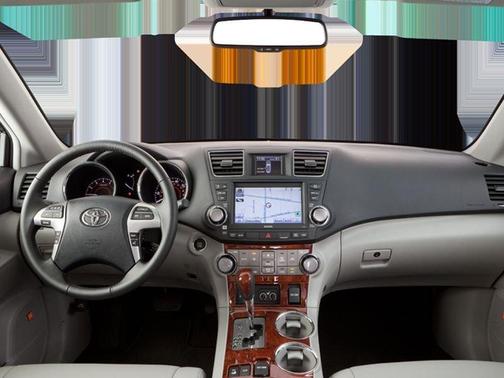 2013 Toyota Highlander SE