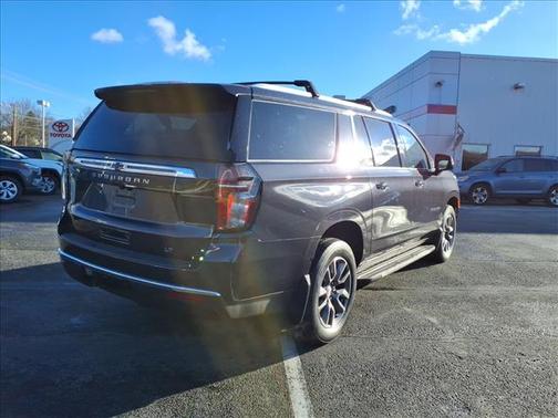 2022 Chevrolet Suburban LT