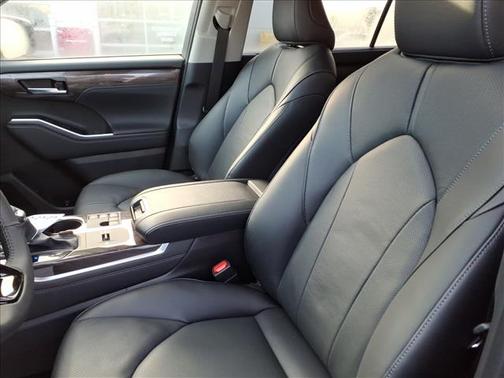 2026 Toyota Highlander Hybrid Limited