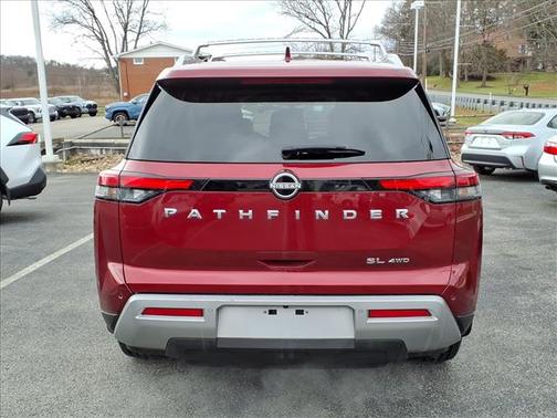 2024 Nissan Pathfinder SL