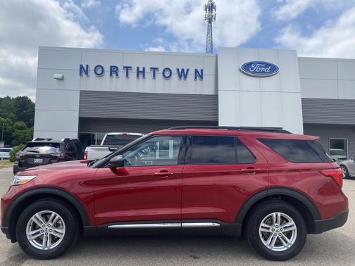 Rapid Red Metallic Tinted Clearcoat 2021 Ford Explorer XLT