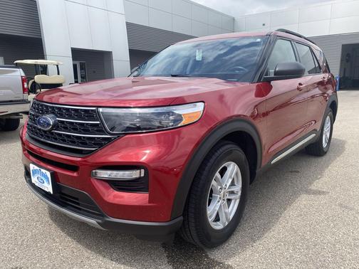 Rapid Red Metallic Tinted Clearcoat 2021 Ford Explorer XLT
