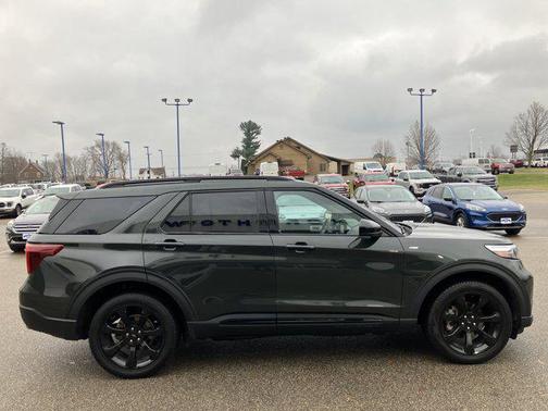 2023 Ford Explorer ST-Line