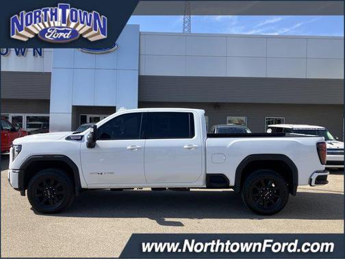 Summit White 2024 GMC Sierra 2500 AT4