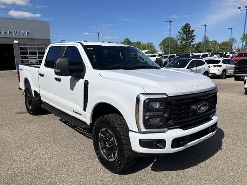 Oxford White 2023 Ford F-250 XL
