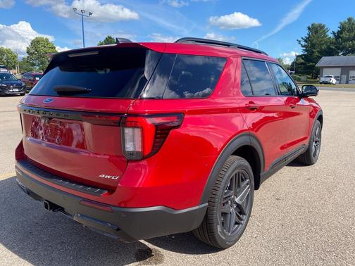 Rapid Red Metallic Tinted Clearcoat 2026 Ford Explorer ST-Line