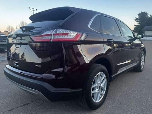 Burgundy Velvet Metallic Tinted Clearcoat 2024 Ford Edge SEL