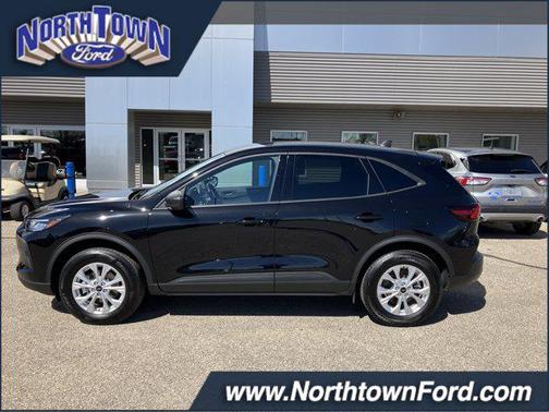 Agate Black Metallic 2025 Ford Escape Active