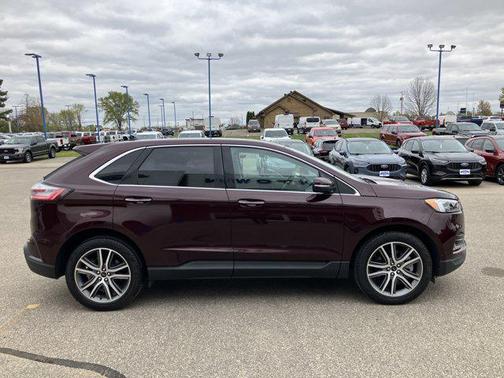 Burgundy Velvet Metallic Tinted Clearcoat 2024 Ford Edge Titanium