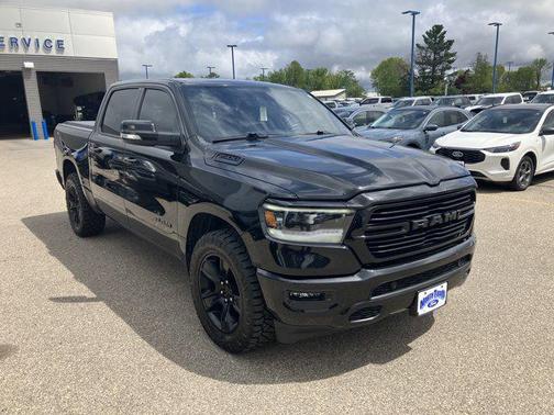 Diamond Black Crystal Pearlcoat 2021 RAM 1500 Big Horn/Lone Star