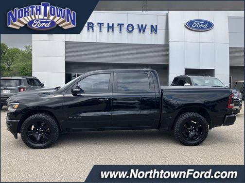 Diamond Black Crystal Pearlcoat 2021 RAM 1500 Big Horn/Lone Star