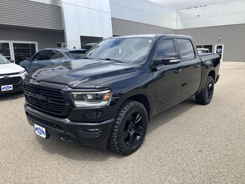 Diamond Black Crystal Pearlcoat 2021 RAM 1500 Big Horn/Lone Star