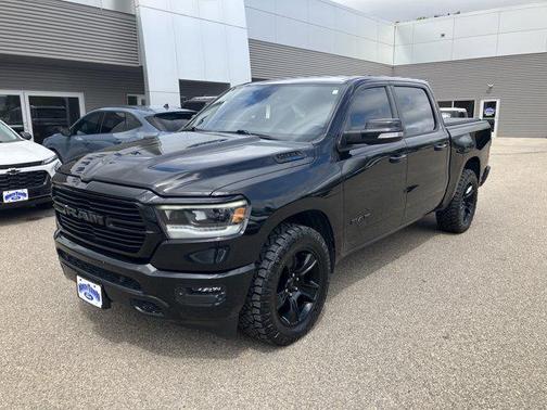 Diamond Black Crystal Pearlcoat 2021 RAM 1500 Big Horn/Lone Star