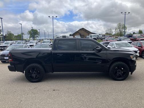 Diamond Black Crystal Pearlcoat 2021 RAM 1500 Big Horn/Lone Star