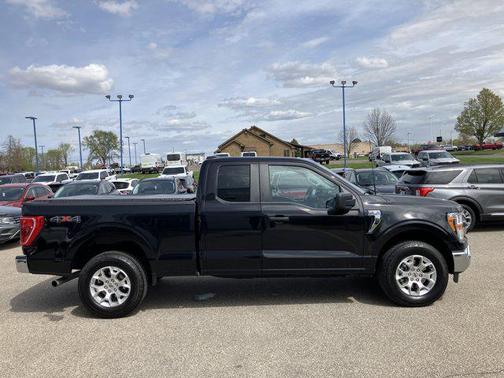 Agate Black Metallic 2022 Ford F-150 XLT