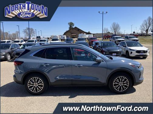 Vapor Blue Metallic 2025 Ford Escape PHEV SE