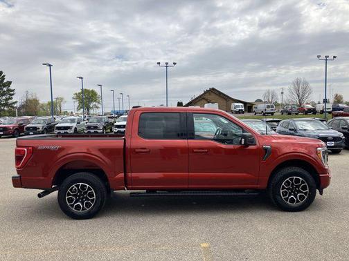 Hot Pepper Red Metallic Tinted Clearcoat 2023 Ford F-150 XLT