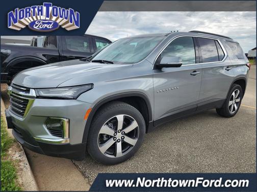 Sterling Gray Metallic 2023 Chevrolet Traverse LT Leather