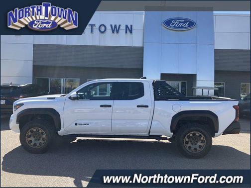 Ice Cap 2025 Toyota Tacoma Hybrid Trailhunter