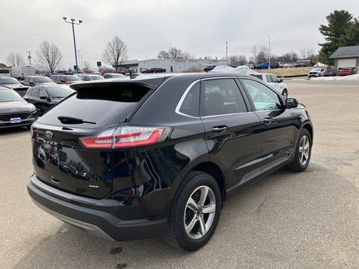 Agate Black Metallic 2024 Ford Edge SEL
