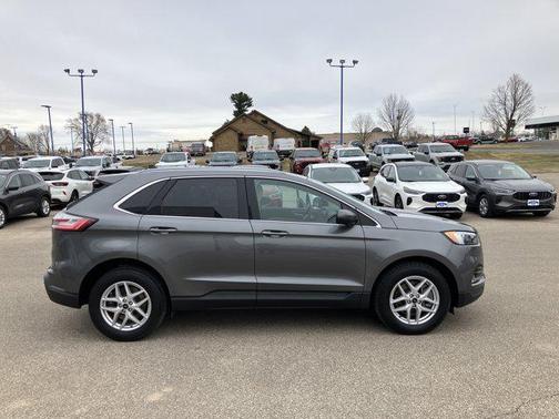 Carbonized Gray Metallic 2024 Ford Edge SEL