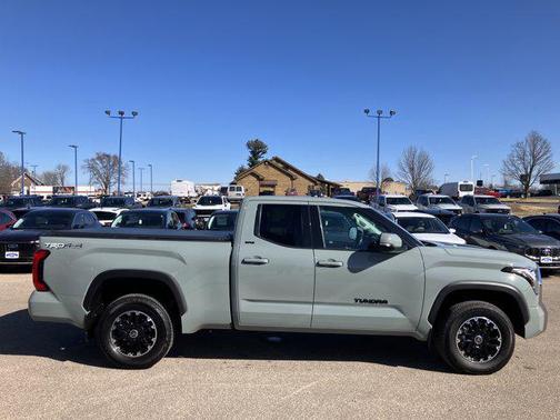 2022 Toyota Tundra SR5