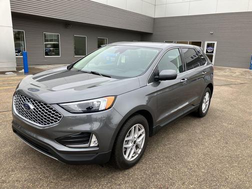 Carbonized Gray Metallic 2024 Ford Edge SEL