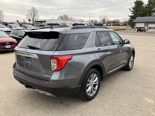 Carbonized Gray Metallic 2021 Ford Explorer XLT