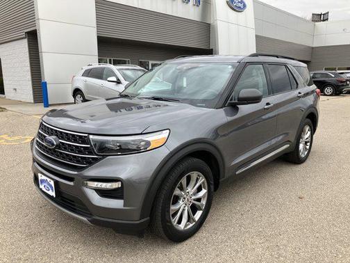 Carbonized Gray Metallic 2021 Ford Explorer XLT