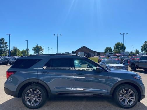 Vapor Blue Metallic 2026 Ford Explorer