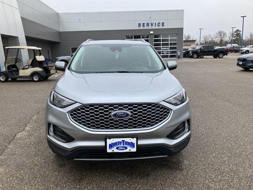Iconic Silver Metallic 2024 Ford Edge SEL