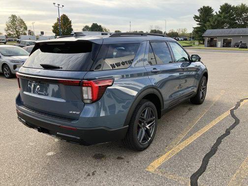 2025 Ford Explorer ST-Line
