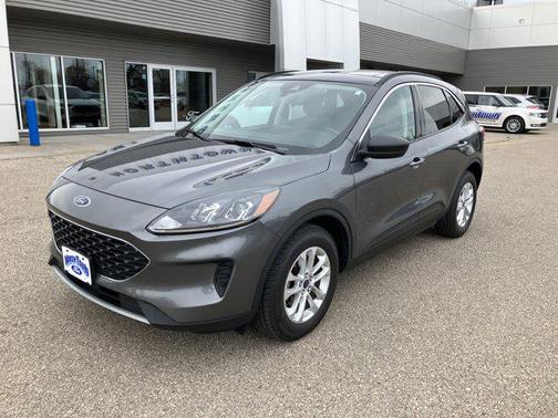 Carbonized Gray Metallic 2022 Ford Escape SE