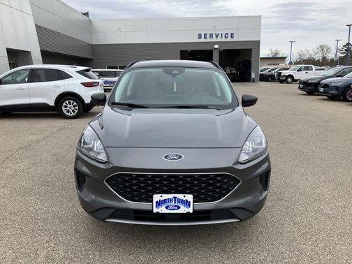 Carbonized Gray Metallic 2022 Ford Escape SE
