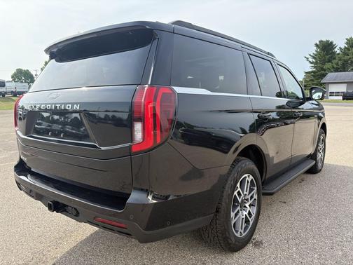 Agate Black Metallic 2025 Ford Expedition Active