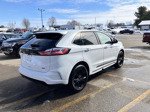 2024 Ford Edge SE