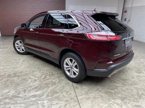 Photo 5 of 32 of 2020 Ford Edge SEL