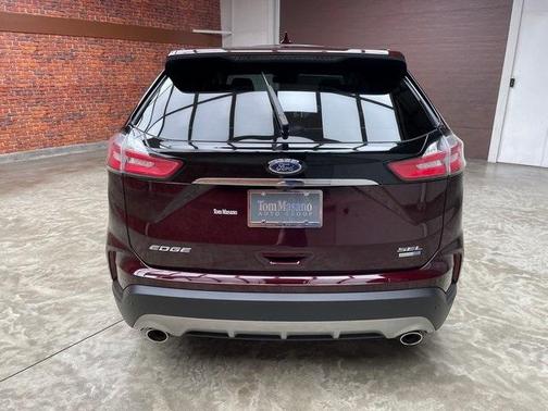Photo 4 of 32 of 2020 Ford Edge SEL