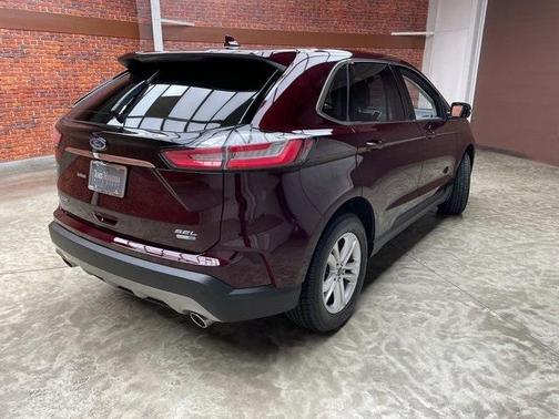 Photo 3 of 32 of 2020 Ford Edge SEL