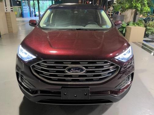 Photo 3 of 9 of 2020 Ford Edge SEL