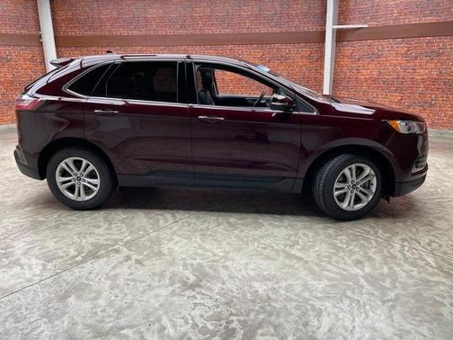 Photo 2 of 32 of 2020 Ford Edge SEL