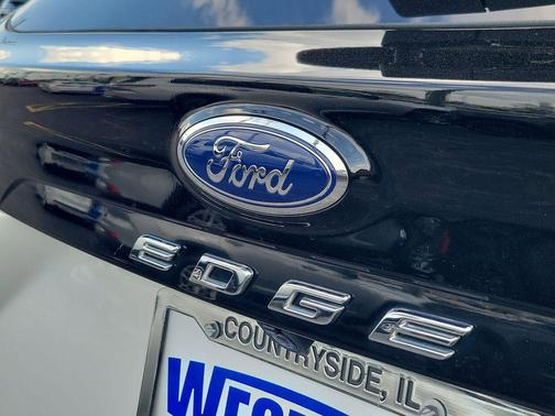 Star White Metallic Tri-Coat 2022 Ford Edge Titanium