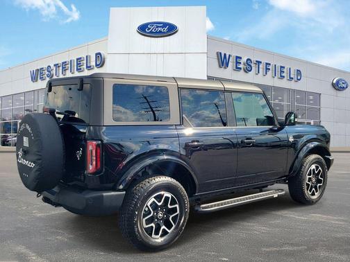 Shadow Black 2023 Ford Bronco Outer Banks