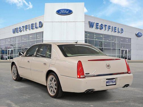 2008 Cadillac DTS Base
