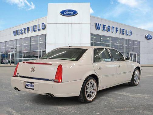 2008 Cadillac DTS Base