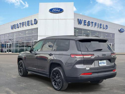 Metallic 2025 Jeep Grand Cherokee LAREDO