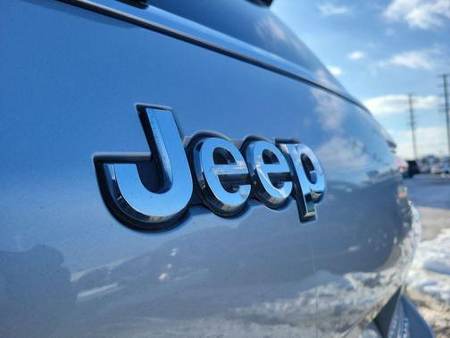 2022 Jeep Grand Cherokee L Laredo