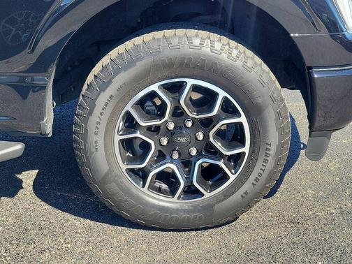 Agate Black Metallic 2023 Ford F-150 XLT