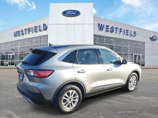 ICONIC SILVER 2022 Ford Escape SE