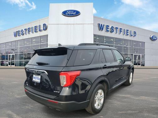 AGATE BLACK METALLIC 2021 Ford Explorer XLT